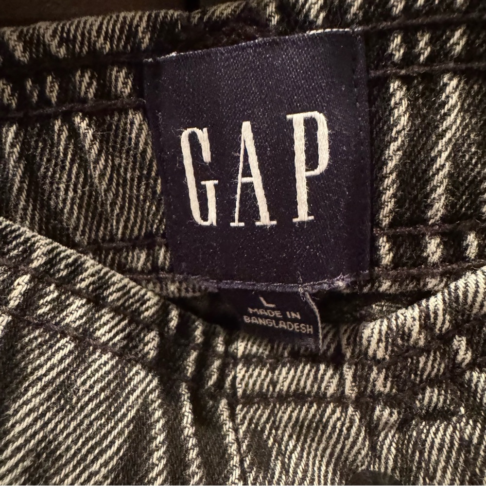 GAP Women's Faded Black Jeans - Picture 3 of 5